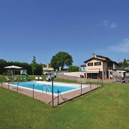 Four Bedroom Holiday Pg With A Fireplace 01 *